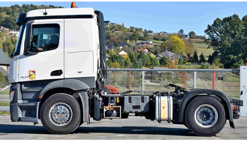 Mercedes-Benz Actros 1843 - Xe đầu kéo: hình 3 Mercedes-Benz Actros 1843 - Xe đầu kéo: hình 3