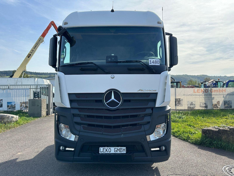 Mercedes-Benz Actros 1845 - Xe đầu kéo: hình 2 Mercedes-Benz Actros 1845 - Xe đầu kéo: hình 2