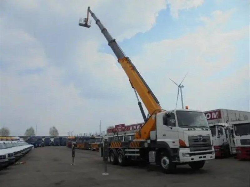 Hino 700 3441 6X4 Emelőkosaras 22,8m - Xe tải, Xe cẩu tự hành: hình 1 Hino 700 3441 6X4 Emelőkosaras 22,8m - Xe tải, Xe cẩu tự hành: hình 1