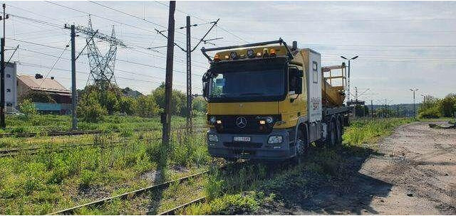 Mercedes-Benz 3344 SRT SCHÖRLING Road Rail Railway Zweiweg - Xe tải, Xe cẩu tự hành: hình 4 Mercedes-Benz 3344 SRT SCHÖRLING Road Rail Railway Zweiweg - Xe tải, Xe cẩu tự hành: hình 4