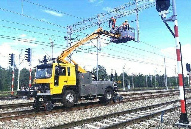 Volvo F 6 RAIL ROAD Platform Schienen TWO WAY - Xe tải, Xe cẩu tự hành: hình 1 Volvo F 6 RAIL ROAD Platform Schienen TWO WAY - Xe tải, Xe cẩu tự hành: hình 1