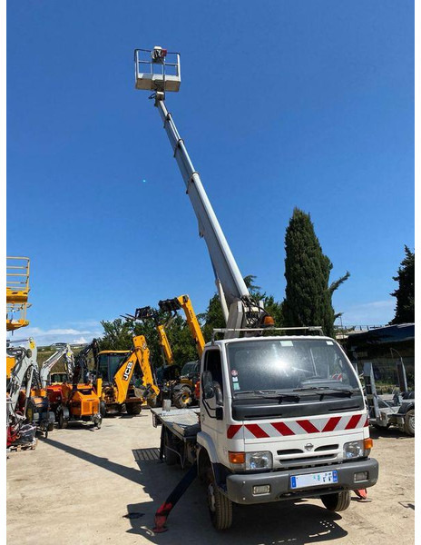 Nissan Cabstar Lifting basket 22 m - Xe tải nhỏ: hình 1 Nissan Cabstar Lifting basket 22 m - Xe tải nhỏ: hình 1