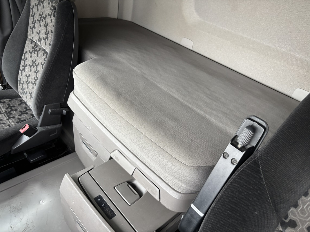 SCANIA R 500 A4x2NA - Xe đầu kéo: hình 4 SCANIA R 500 A4x2NA - Xe đầu kéo: hình 4