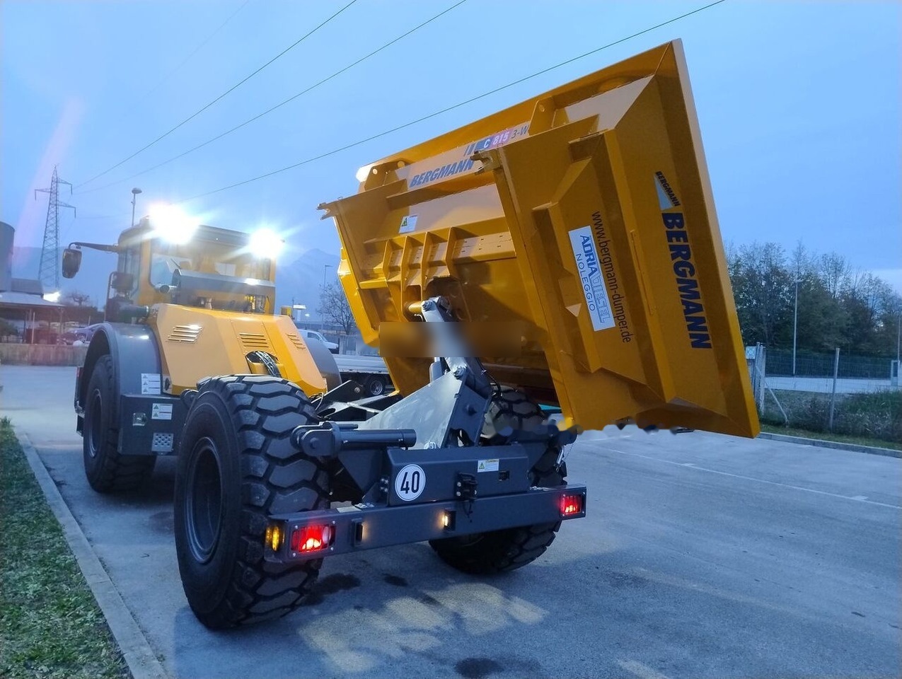 Xe ben đổ có khớp nối mới Bergmann C815s: hình 8