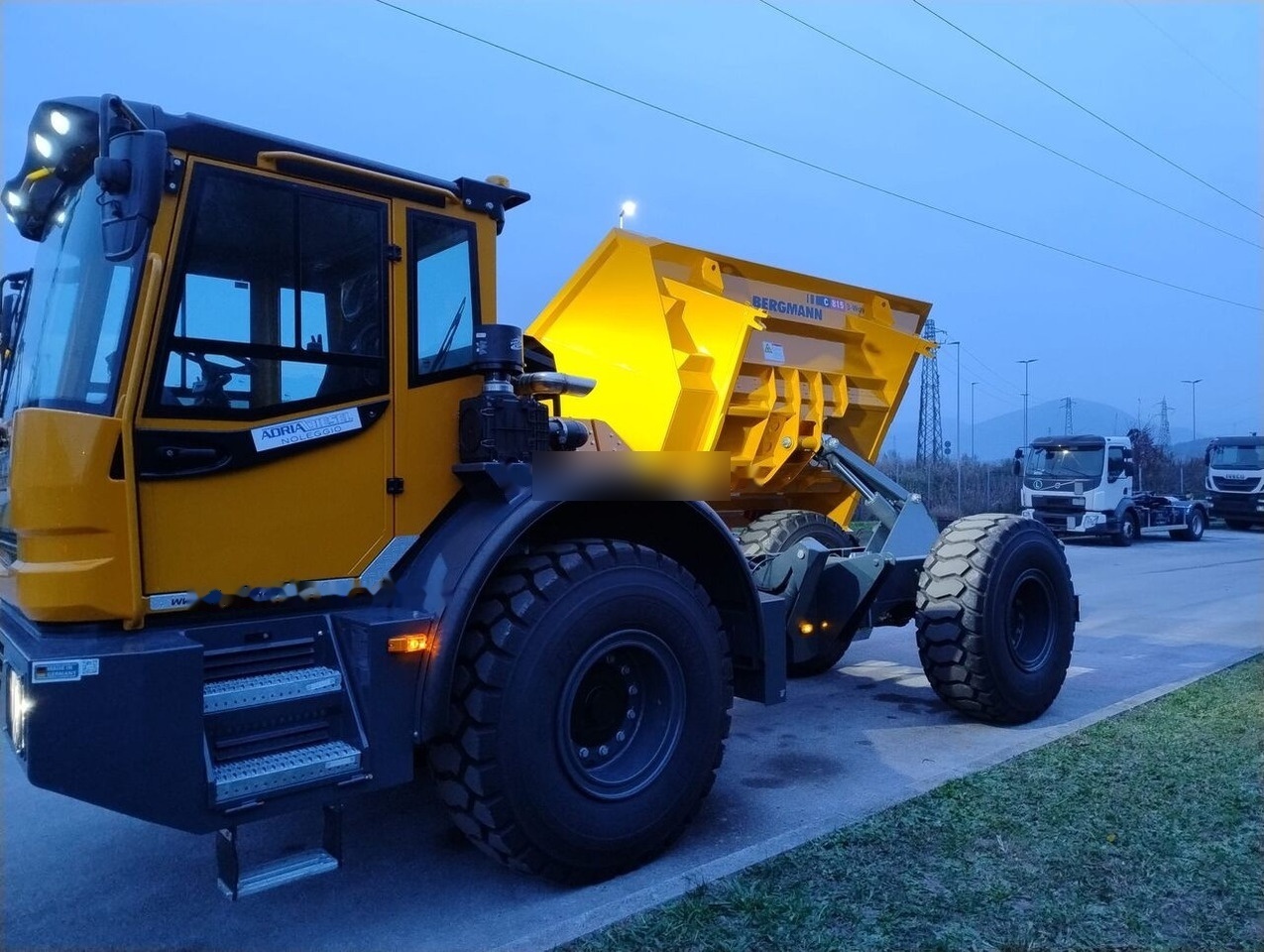 Xe ben đổ có khớp nối mới Bergmann C815s: hình 9