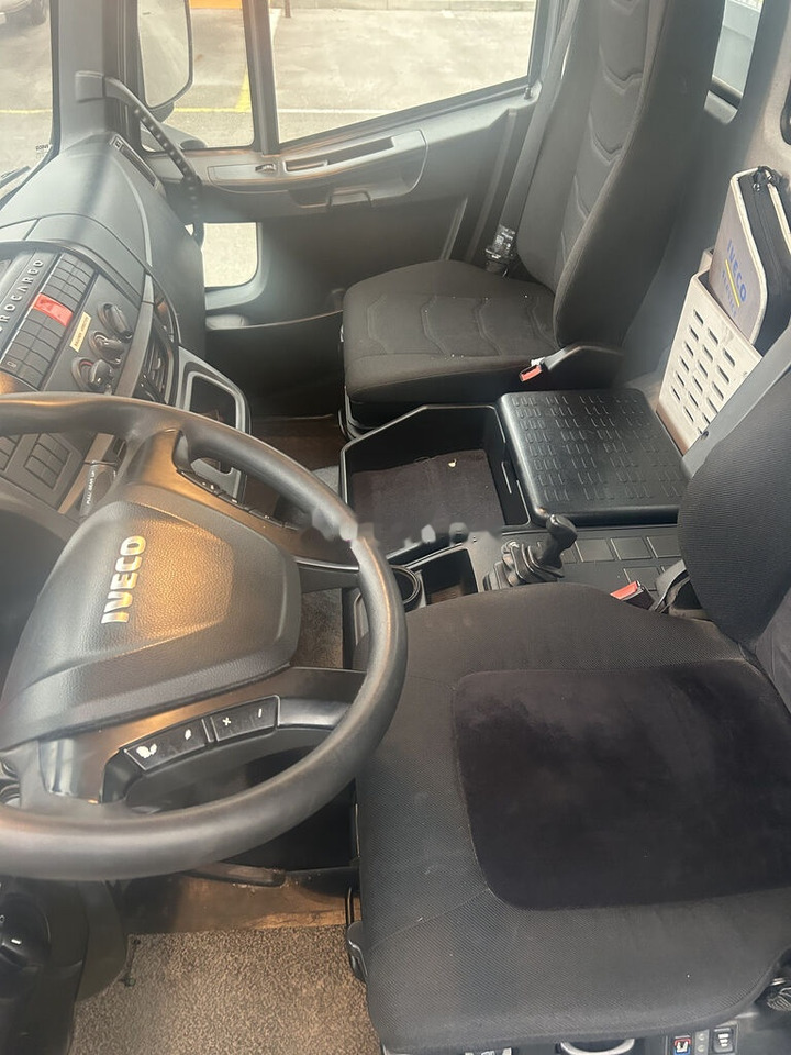IVECO EuroCargo 75-210 - Xe tải thùng lửng/ Phẳng, Xe cẩu tự hành: hình 3 IVECO EuroCargo 75-210 - Xe tải thùng lửng/ Phẳng, Xe cẩu tự hành: hình 3