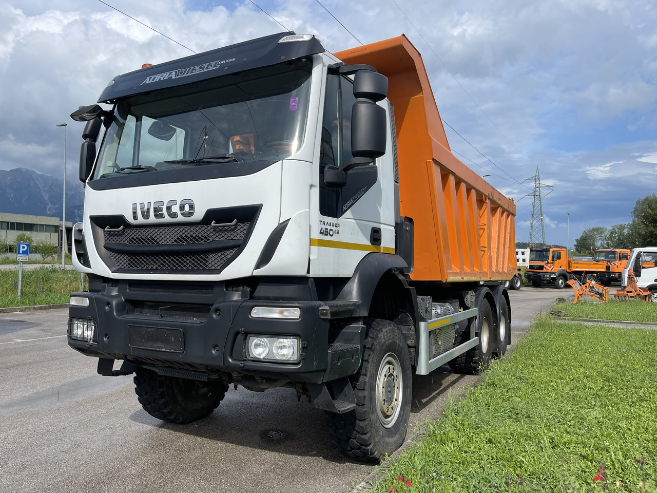 IVECO Trakker 450 - Xe ben: hình 2 IVECO Trakker 450 - Xe ben: hình 2