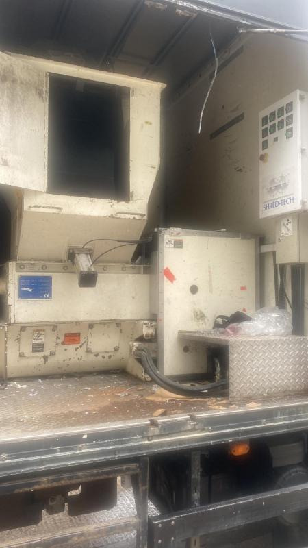 DAF LF 55-220 18 Ton Boxvan Fitted paper and Fabric Shredding Machine - Xe tải hộp, Tiện ích/ Xe đặc dụng: hình 3 DAF LF 55-220 18 Ton Boxvan Fitted paper and Fabric Shredding Machine - Xe tải hộp, Tiện ích/ Xe đặc dụng: hình 3