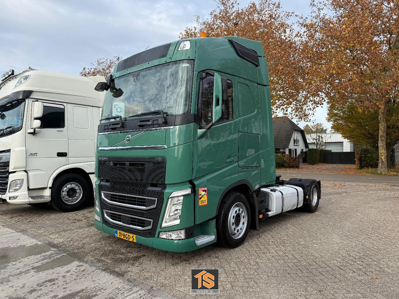 Volvo FH 460 - 2 TANKS - NL TOP TRUCK - HEBESATTEL - LIFTING FIFTH WHEEL - TUV 7/26 - Xe đầu kéo: hình 1 Volvo FH 460 - 2 TANKS - NL TOP TRUCK - HEBESATTEL - LIFTING FIFTH WHEEL - TUV 7/26 - Xe đầu kéo: hình 1