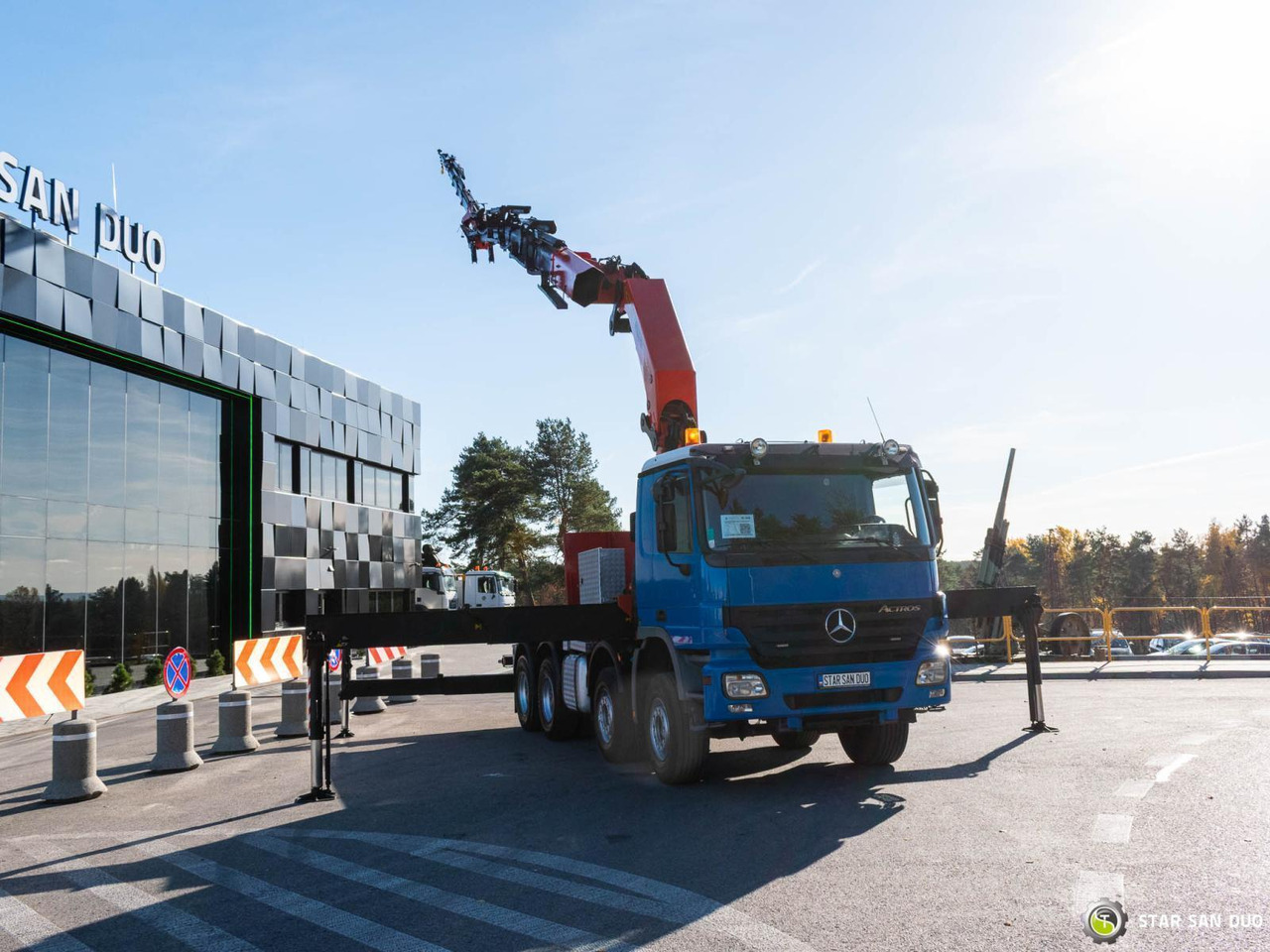 - Xe cẩu tự hành: hình 4 - Xe cẩu tự hành: hình 4