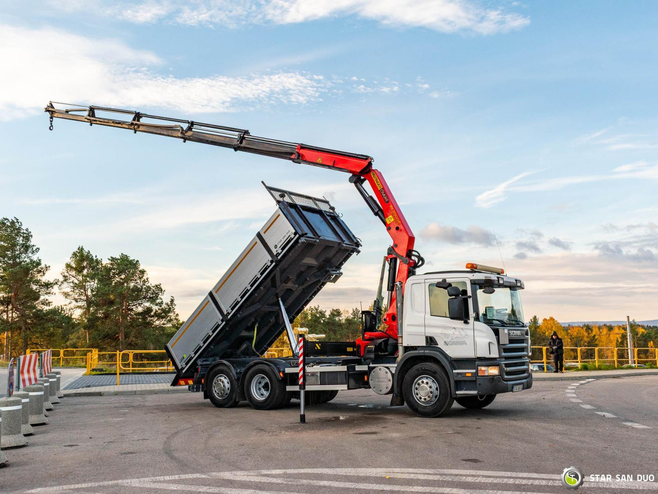 - Xe cẩu tự hành: hình 4 - Xe cẩu tự hành: hình 4