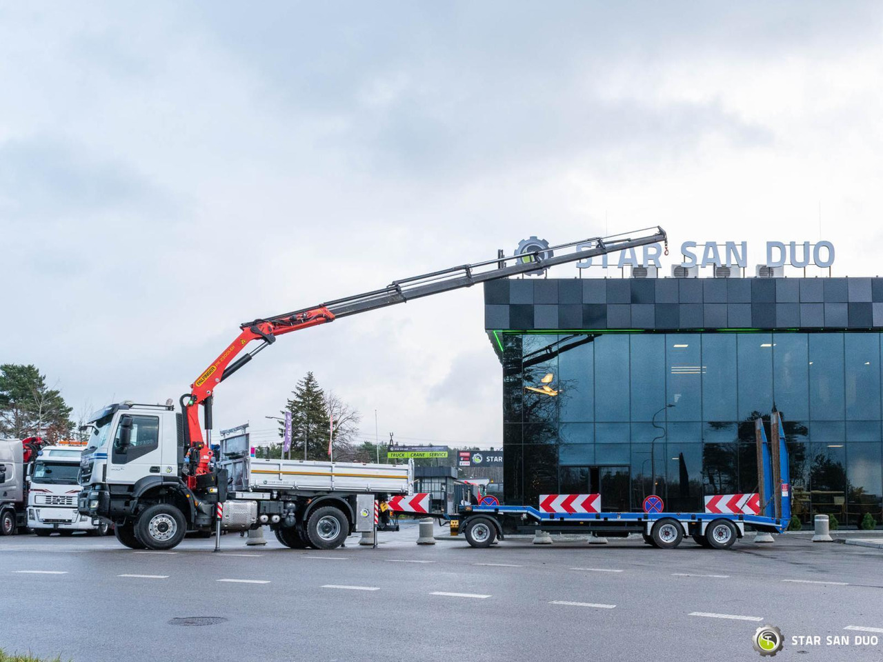 - Xe cẩu tự hành: hình 2 - Xe cẩu tự hành: hình 2