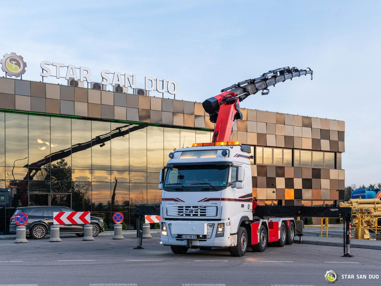 - Xe cẩu tự hành: hình 3 - Xe cẩu tự hành: hình 3