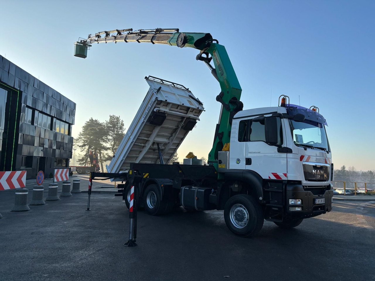 - Xe cẩu tự hành: hình 3 - Xe cẩu tự hành: hình 3