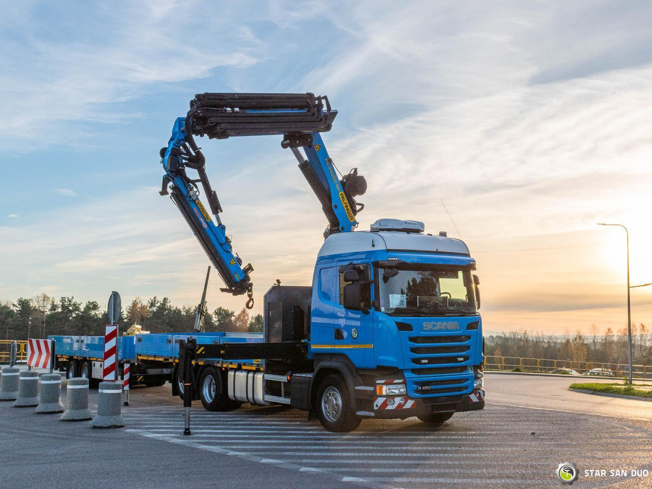 - Xe cẩu tự hành: hình 2 - Xe cẩu tự hành: hình 2