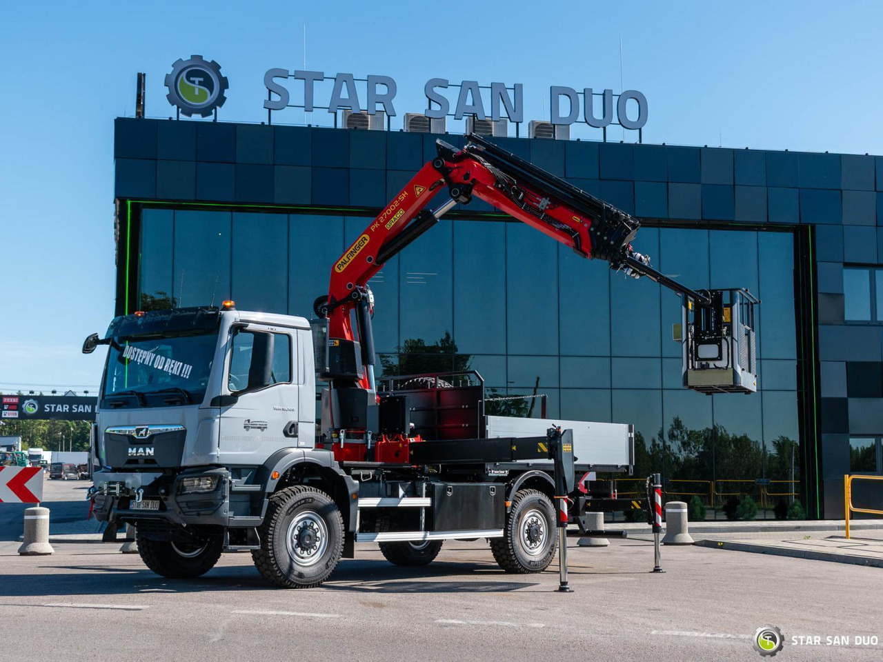 - Xe cẩu tự hành: hình 3 - Xe cẩu tự hành: hình 3