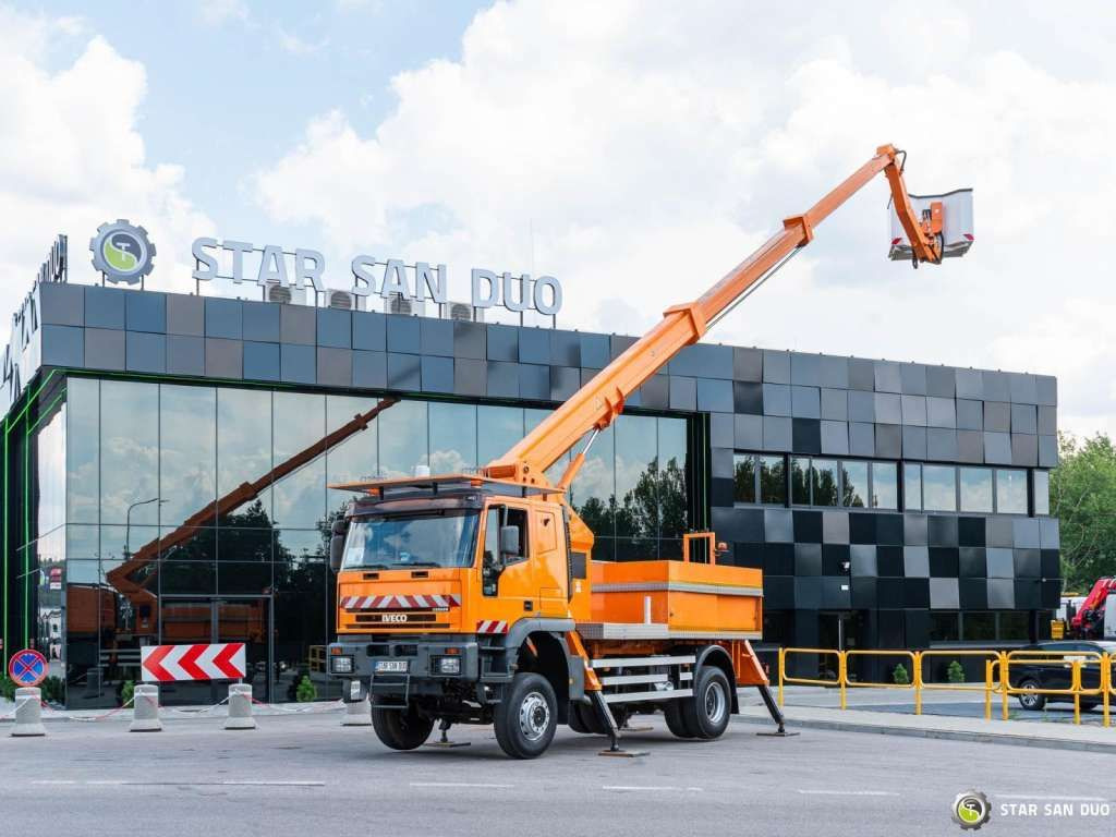 Iveco CURSOR 240 4x4 RUTHMANN T225 22,5 Meters Lift - Nền bục trên không gắn trên xe tải: hình 1 Iveco CURSOR 240 4x4 RUTHMANN T225 22,5 Meters Lift - Nền bục trên không gắn trên xe tải: hình 1