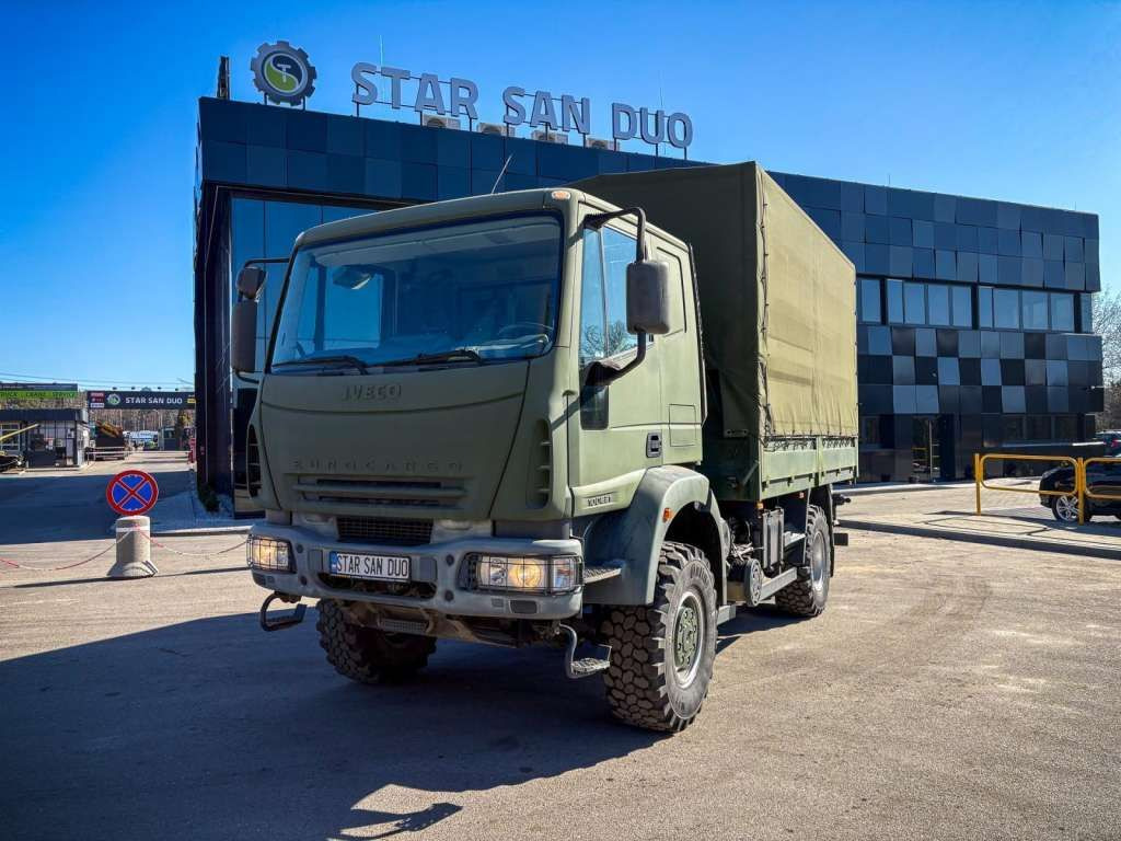 Iveco EUROCARGO 4x4 Offroad Camper Winde - Xe tải thùng mui bạt: hình 1 Iveco EUROCARGO 4x4 Offroad Camper Winde - Xe tải thùng mui bạt: hình 1