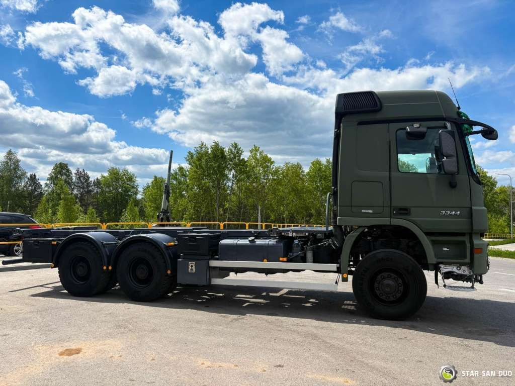 Mercedes-Benz ACTROS 3344 6x6 System Twist Lock - Xe tải khung gầm: hình 5 Mercedes-Benz ACTROS 3344 6x6 System Twist Lock - Xe tải khung gầm: hình 5