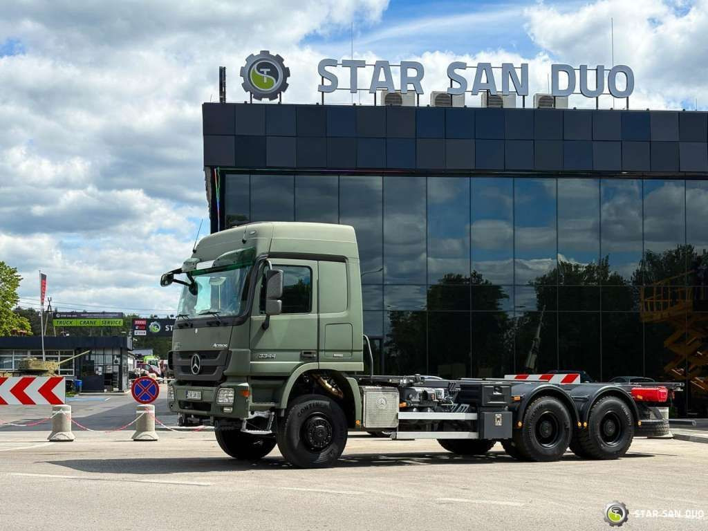 Mercedes-Benz ACTROS 3344 6x6 System Twist Lock - Xe tải khung gầm: hình 3 Mercedes-Benz ACTROS 3344 6x6 System Twist Lock - Xe tải khung gầm: hình 3