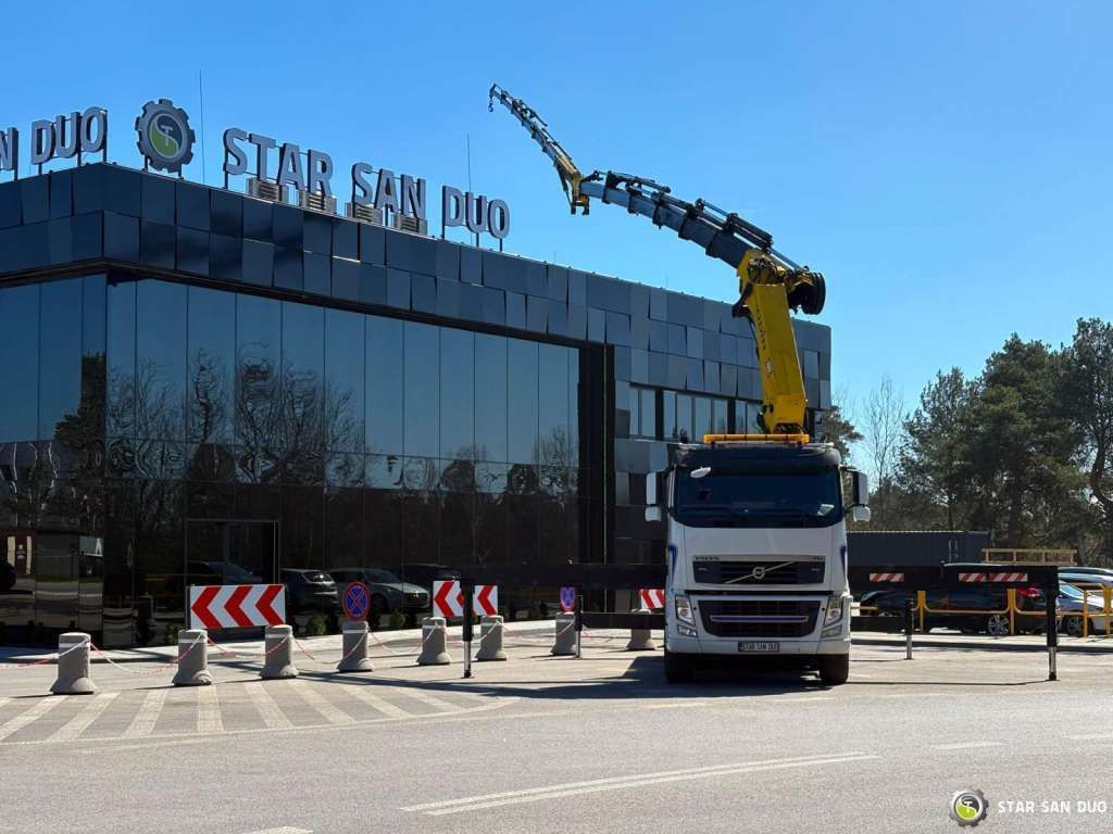 Volvo FH 520 8x4 HMF ODIN K6 EURO 5 FLY JIB Crane - Xe cẩu tự hành: hình 2 Volvo FH 520 8x4 HMF ODIN K6 EURO 5 FLY JIB Crane - Xe cẩu tự hành: hình 2