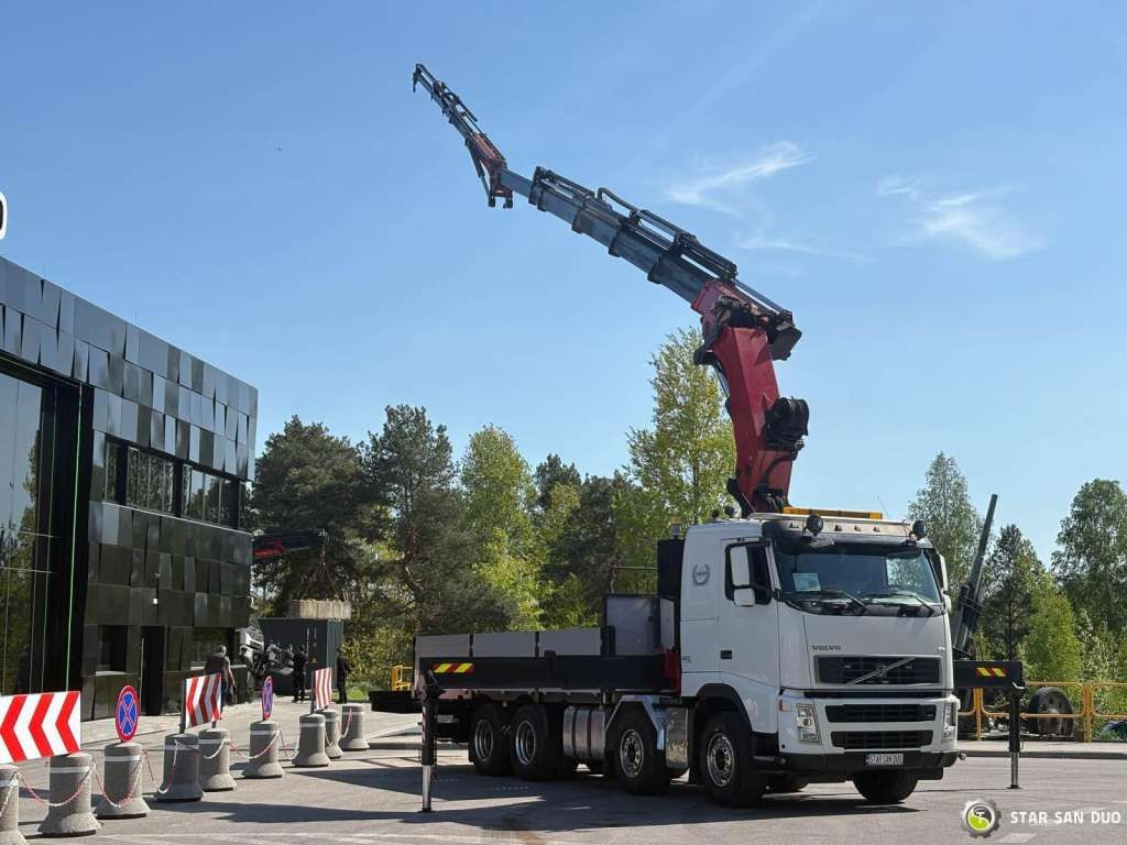 Volvo FH 520 8x4 HMF THOR K6 Fly Jib Euro 4 Winch - Xe cẩu tự hành: hình 2 Volvo FH 520 8x4 HMF THOR K6 Fly Jib Euro 4 Winch - Xe cẩu tự hành: hình 2