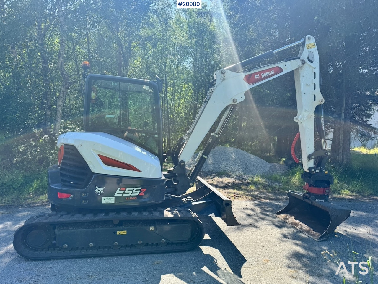 Bobcat E55Z Minigraver m/ Rototilt og 2 skuffer. 230 timer! - Máy xúc mini: hình 1 Bobcat E55Z Minigraver m/ Rototilt og 2 skuffer. 230 timer! - Máy xúc mini: hình 1