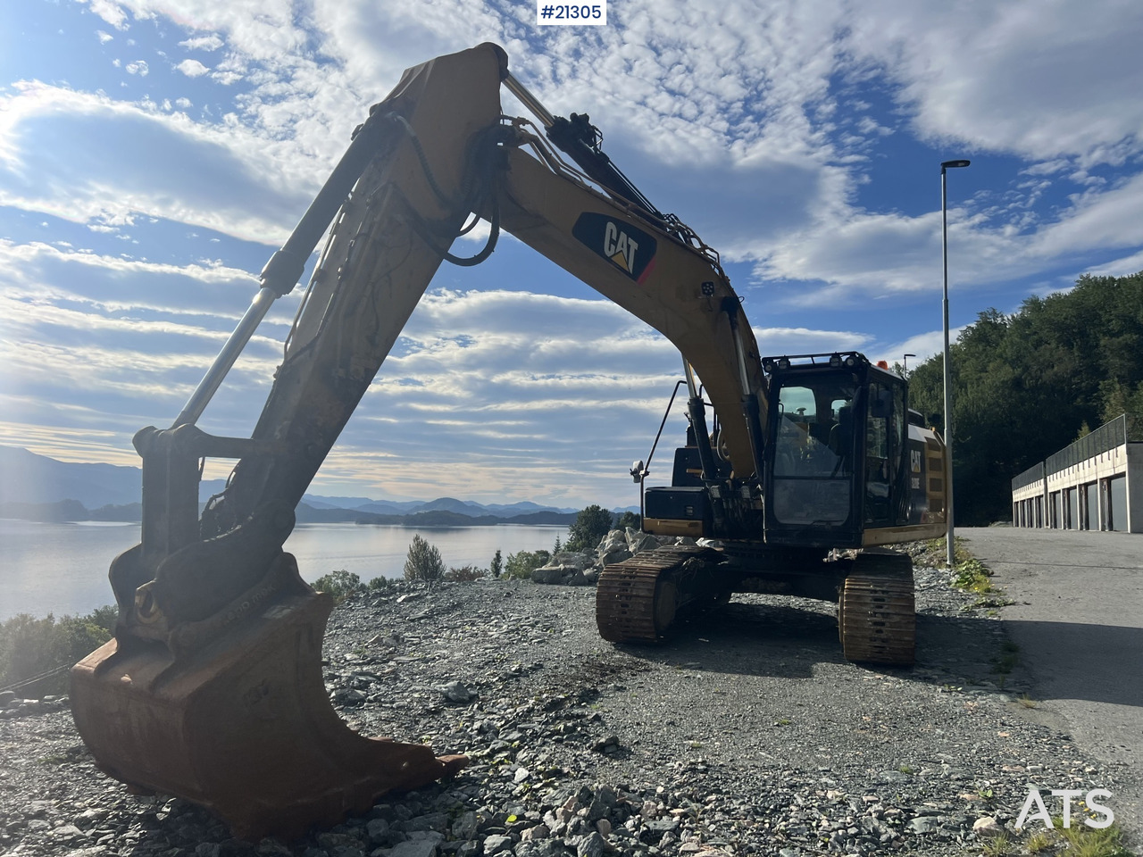 CAT 320 EL - Máy xúc bánh xích: hình 3 CAT 320 EL - Máy xúc bánh xích: hình 3