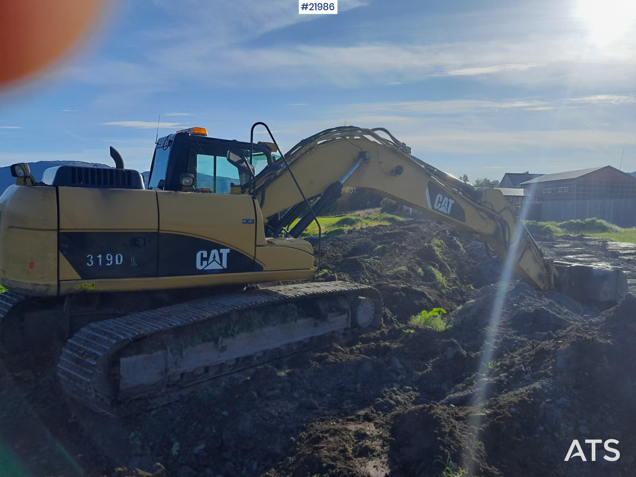 Caterpillar 319DL - Máy xúc bánh xích: hình 1 Caterpillar 319DL - Máy xúc bánh xích: hình 1