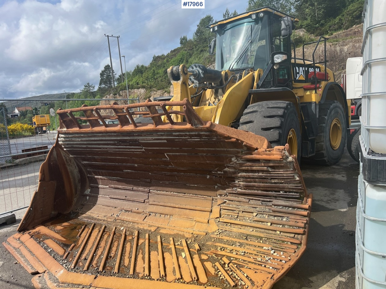Máy xúc lật bánh lốp Caterpillar 966M: hình 21