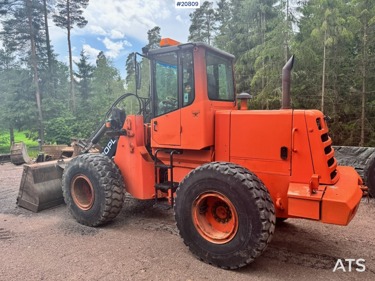 Fiat Hitachi W130PL - Máy xúc lật bánh lốp: hình 3 Fiat Hitachi W130PL - Máy xúc lật bánh lốp: hình 3