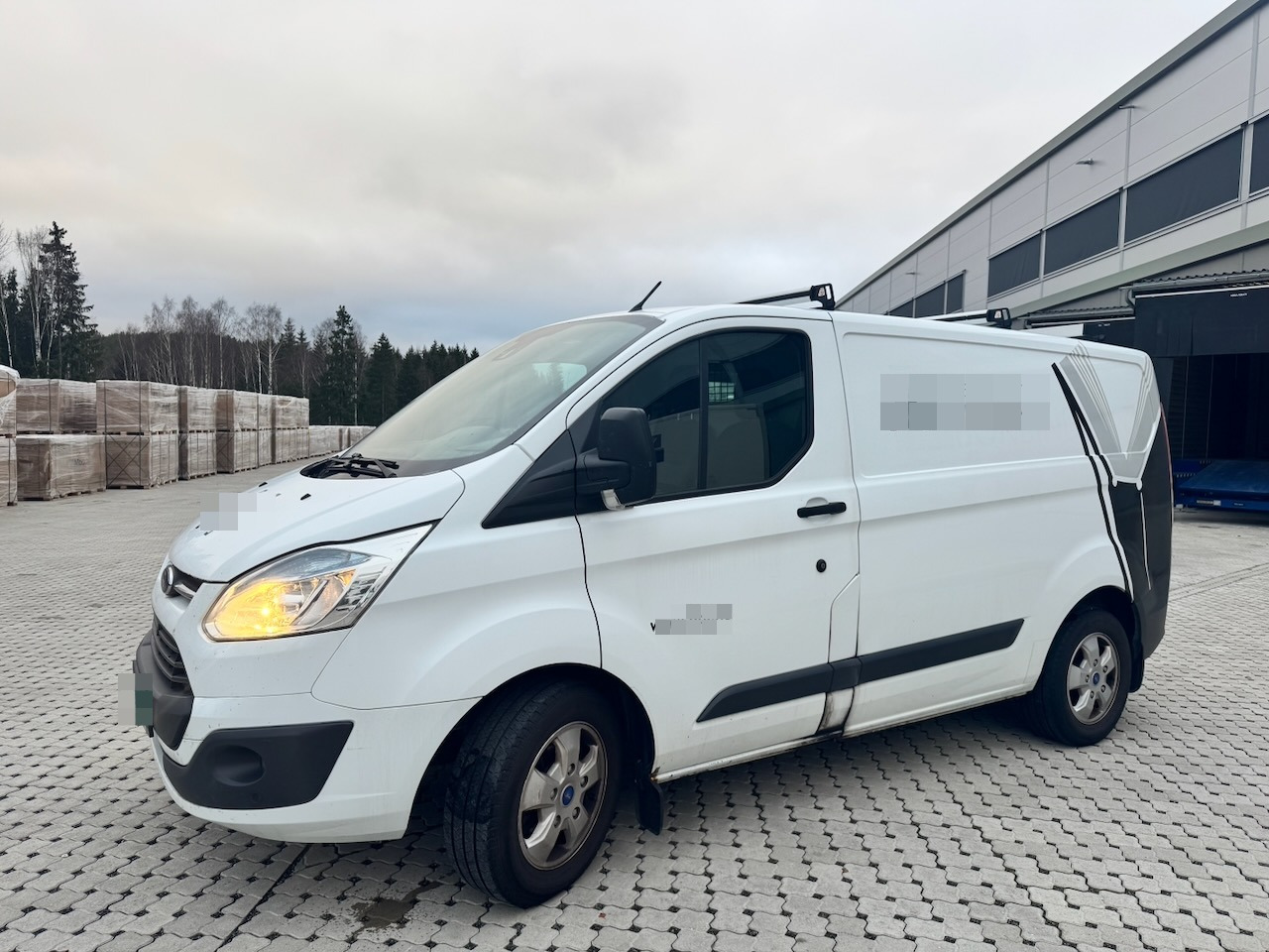 Ford TRANSIT - Xe van chở hàng: hình 2 Ford TRANSIT - Xe van chở hàng: hình 2