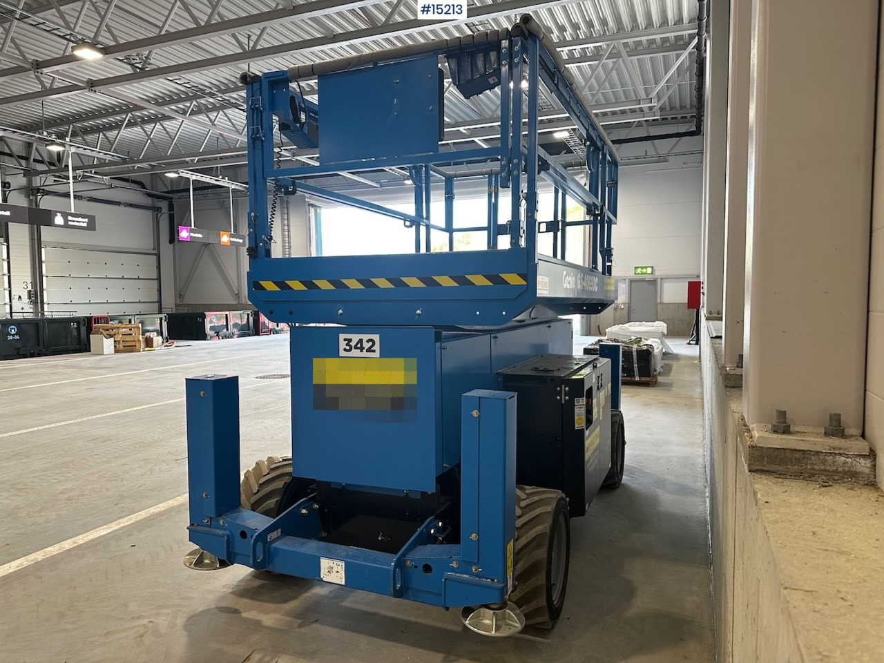 Genie GS4069 DC - Máy nâng người hình kéo: hình 5 Genie GS4069 DC - Máy nâng người hình kéo: hình 5