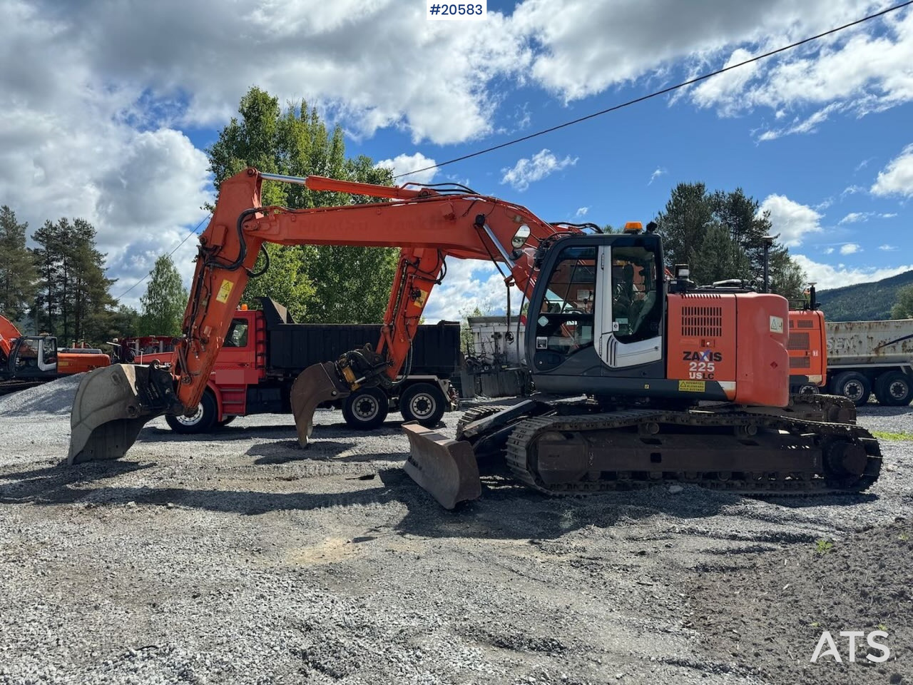 Hitachi ZX225 - Máy xúc: hình 4 Hitachi ZX225 - Máy xúc: hình 4