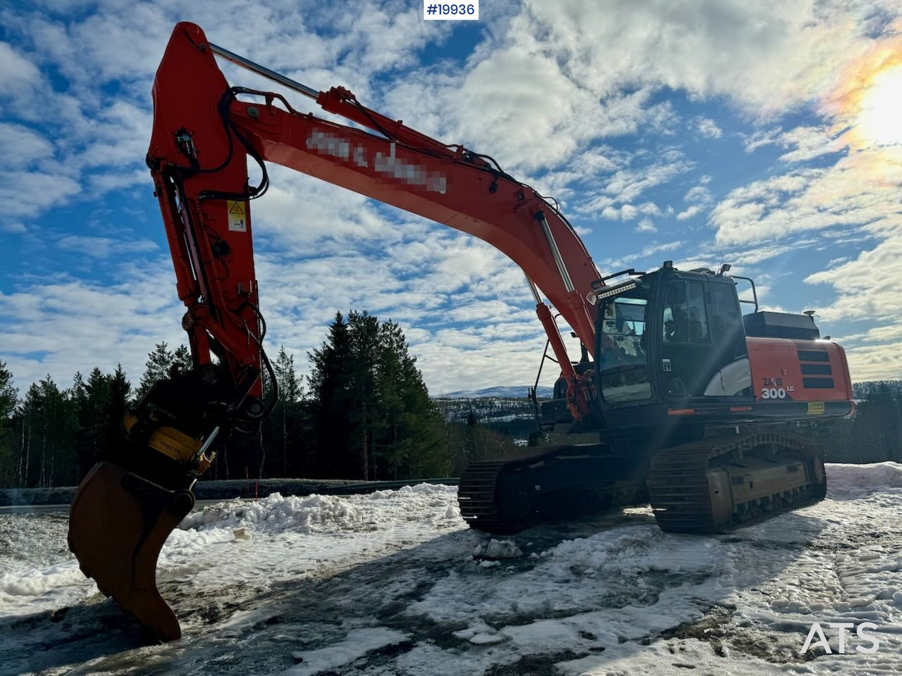 Hitachi ZX300LC-6 - Máy xúc: hình 1 Hitachi ZX300LC-6 - Máy xúc: hình 1