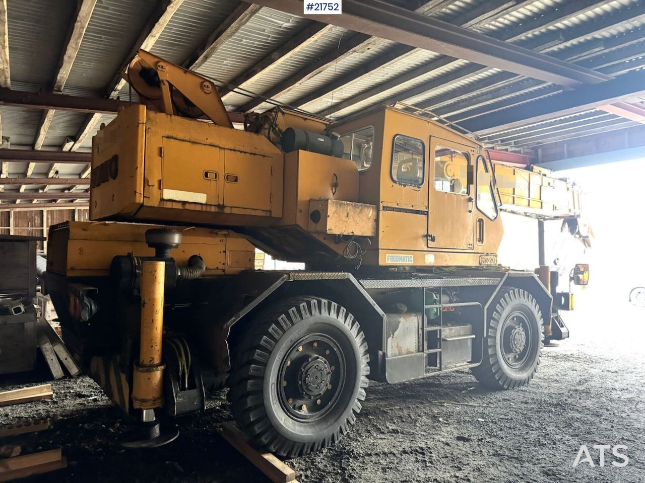 Kato KR-20 - Cẩu bánh lốp: hình 5 Kato KR-20 - Cẩu bánh lốp: hình 5