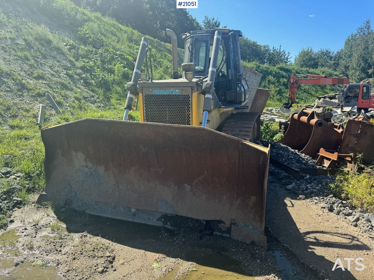 Komatsu D65EX - Máy ủi: hình 3 Komatsu D65EX - Máy ủi: hình 3