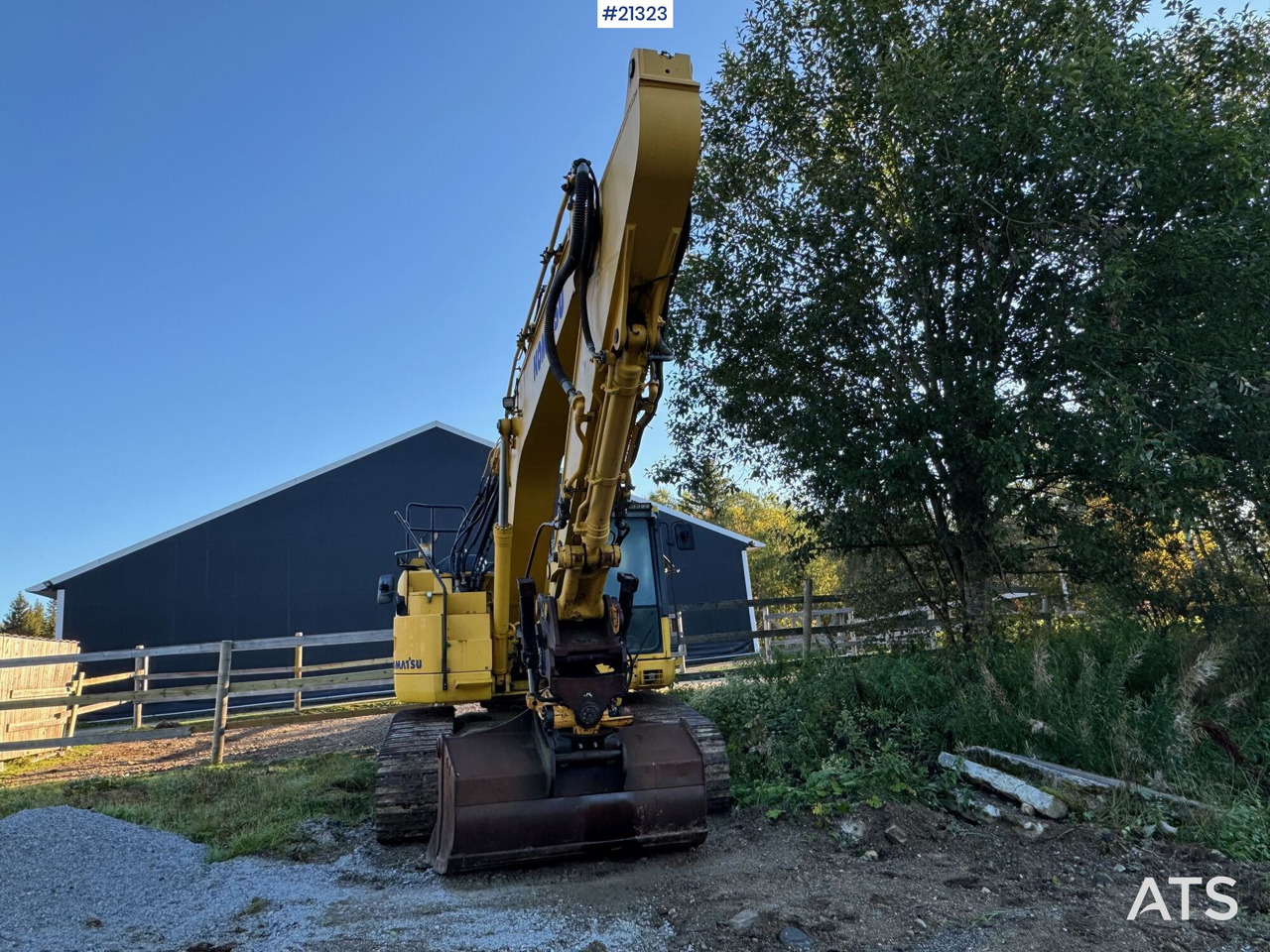 Komatsu PC228 - Máy xúc bánh xích: hình 4 Komatsu PC228 - Máy xúc bánh xích: hình 4