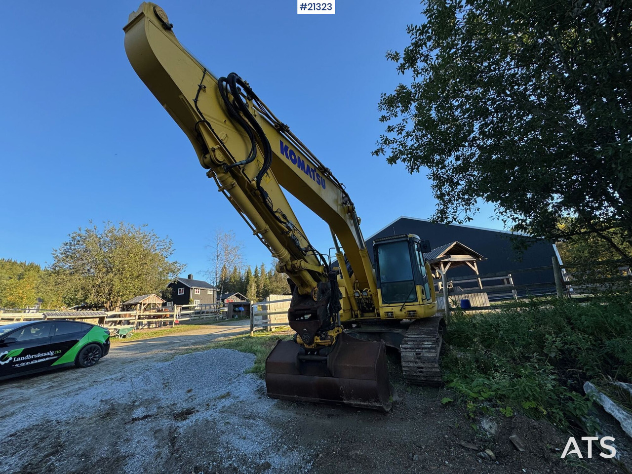 Komatsu PC228 - Máy xúc bánh xích: hình 3 Komatsu PC228 - Máy xúc bánh xích: hình 3
