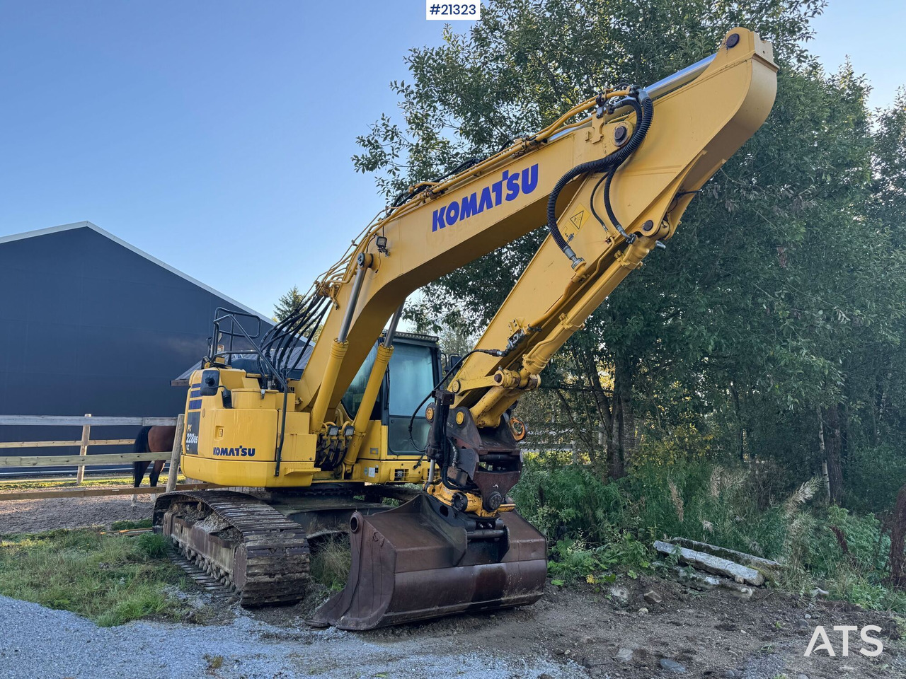 Komatsu PC228 - Máy xúc bánh xích: hình 5 Komatsu PC228 - Máy xúc bánh xích: hình 5