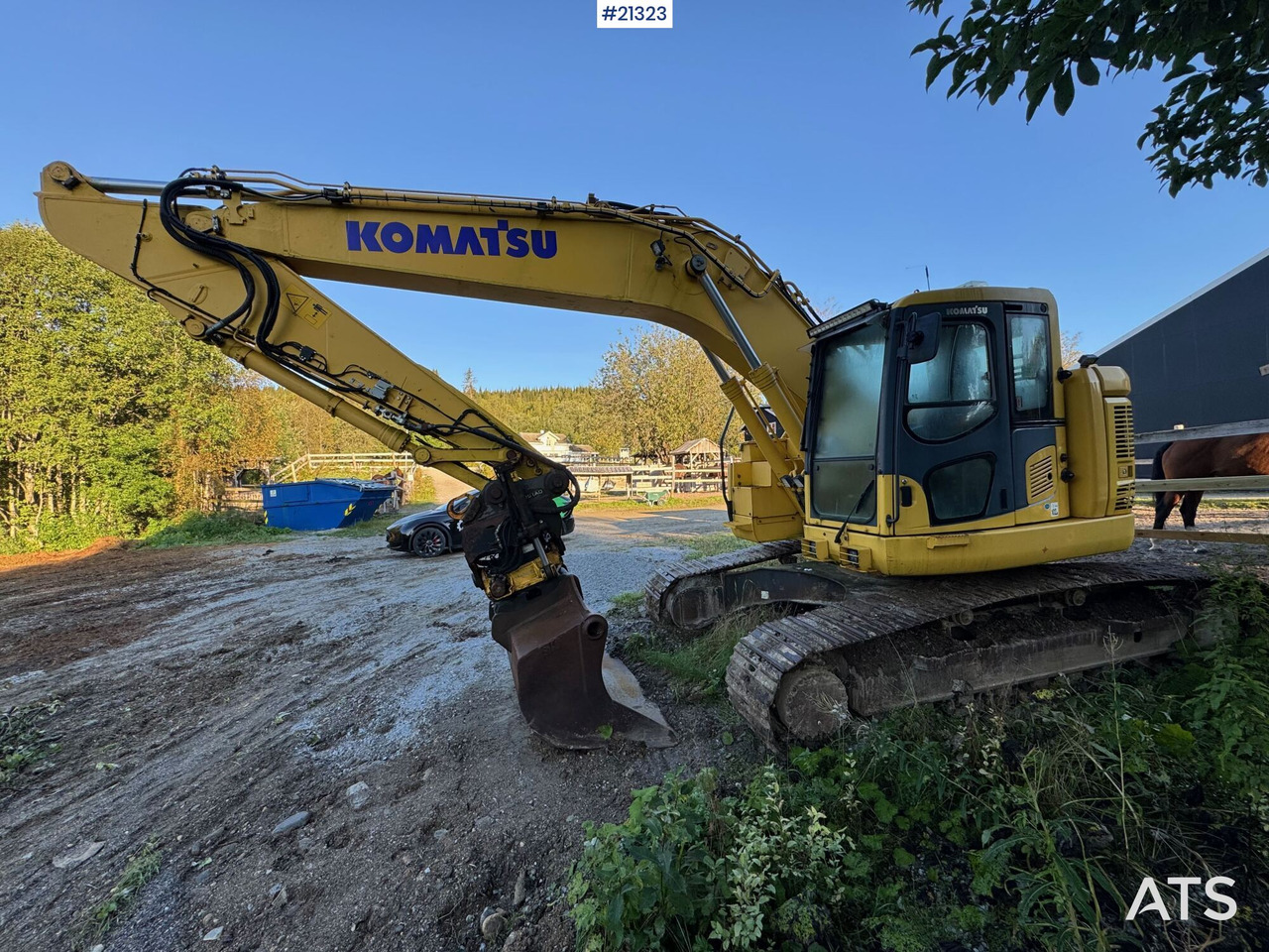 Komatsu PC228 - Máy xúc bánh xích: hình 1 Komatsu PC228 - Máy xúc bánh xích: hình 1