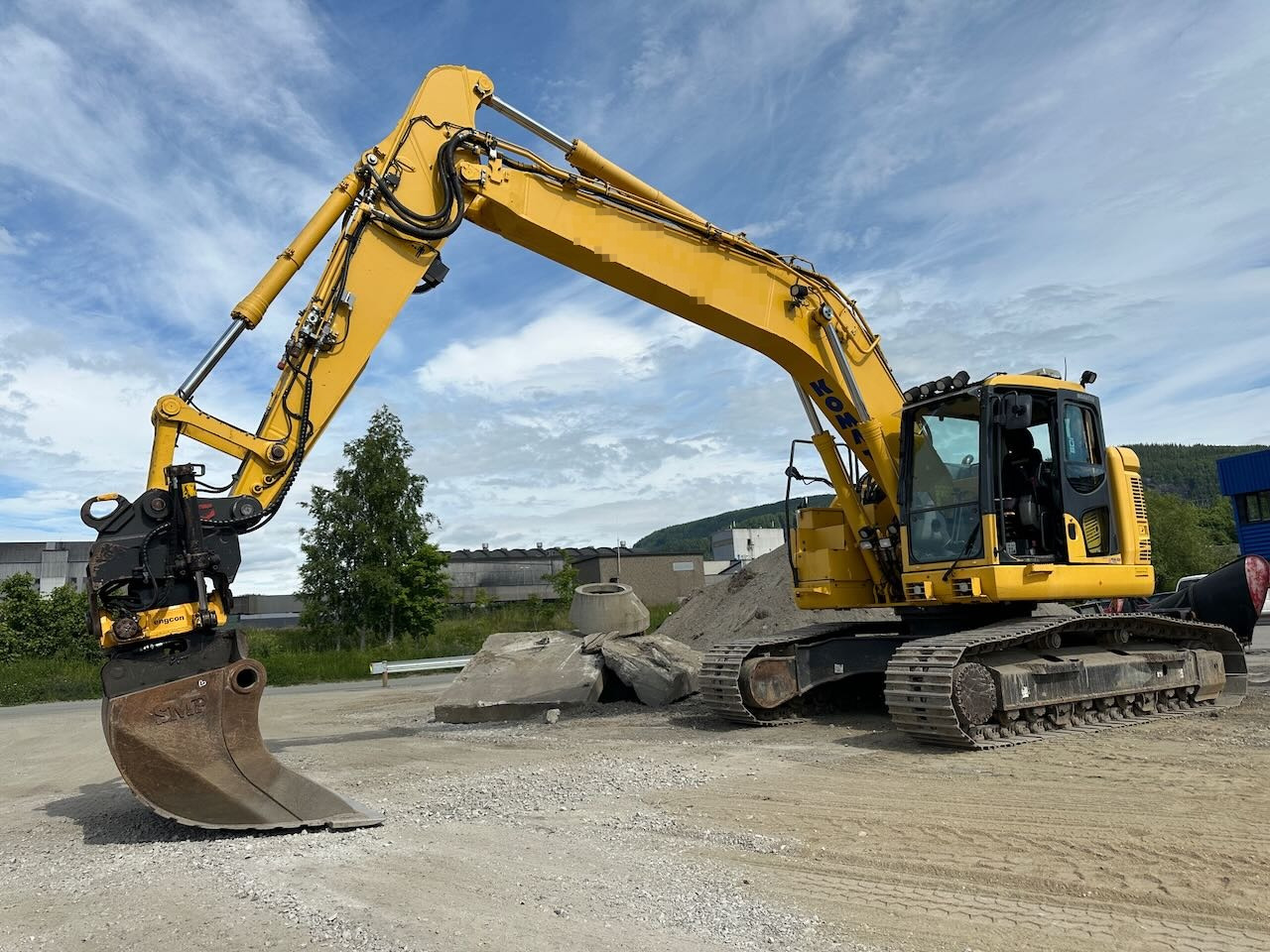 Komatsu PC228USLC-10 - Máy xúc bánh xích: hình 1 Komatsu PC228USLC-10 - Máy xúc bánh xích: hình 1