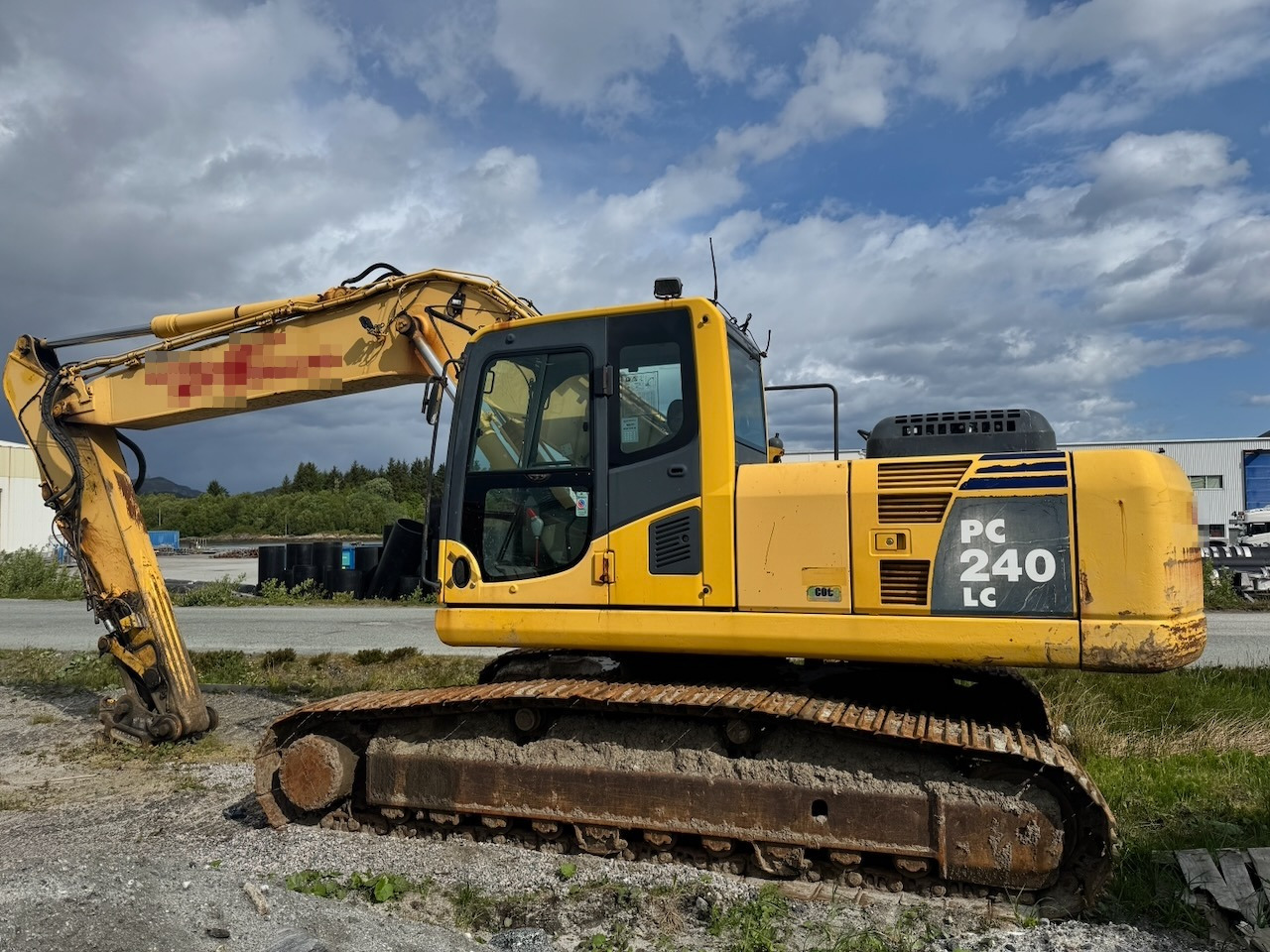 Komatsu PC240LC-8 - Máy xúc bánh xích: hình 3 Komatsu PC240LC-8 - Máy xúc bánh xích: hình 3