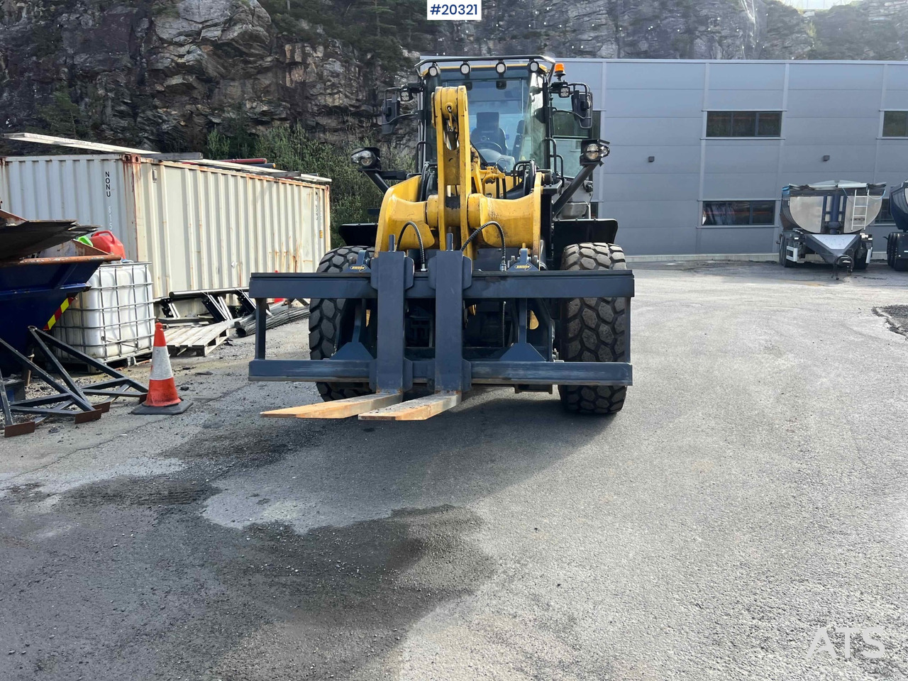 Komatsu WA320-8EO - Máy xúc lật bánh lốp: hình 5 Komatsu WA320-8EO - Máy xúc lật bánh lốp: hình 5