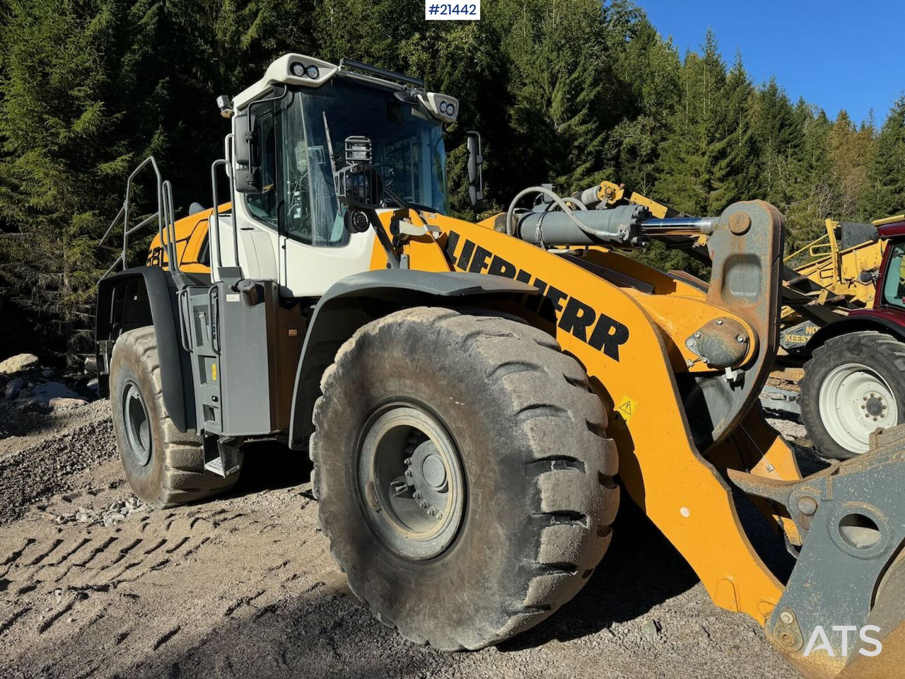 Liebherr L580 - Máy xúc lật bánh lốp: hình 2 Liebherr L580 - Máy xúc lật bánh lốp: hình 2