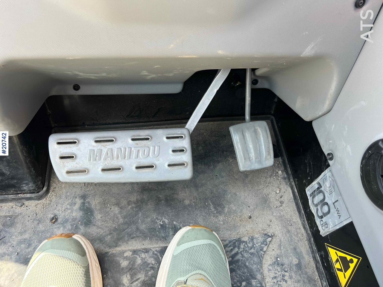 Xe nhấc hình viễn vọng kính Manitou MRT 3570: hình 48