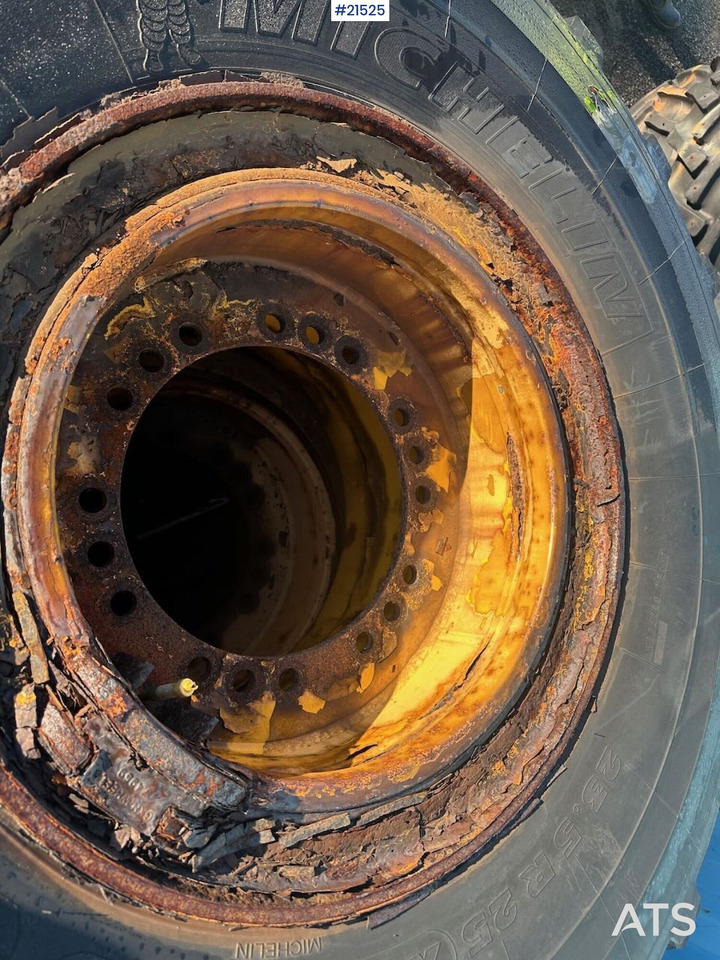 Michelin hjullaster dekk til Volvo L110 - Bánh xe cho Máy móc xây dựng: hình 4 Michelin hjullaster dekk til Volvo L110 - Bánh xe cho Máy móc xây dựng: hình 4