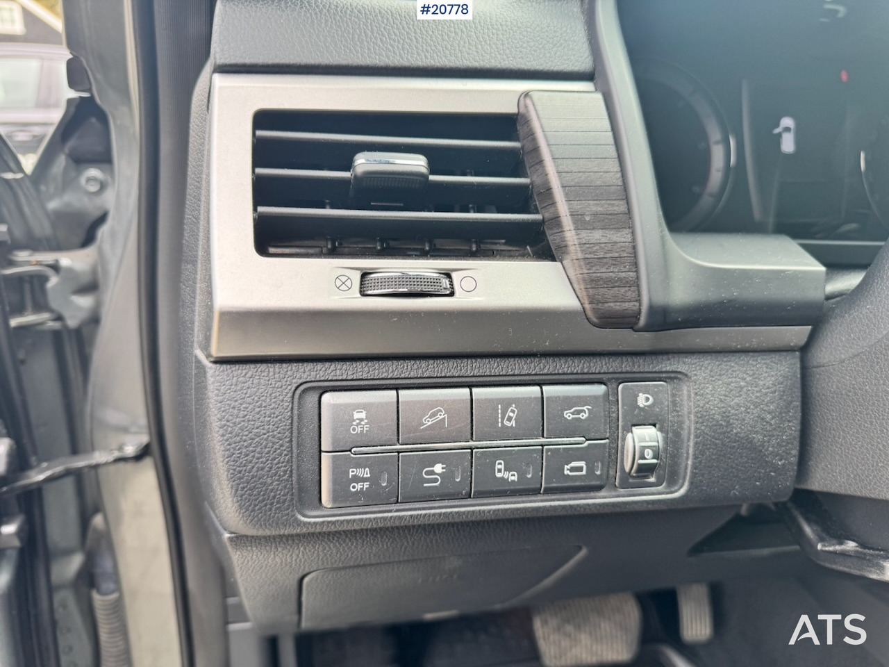 Xe hơi Ssangyong REXTON: hình 32