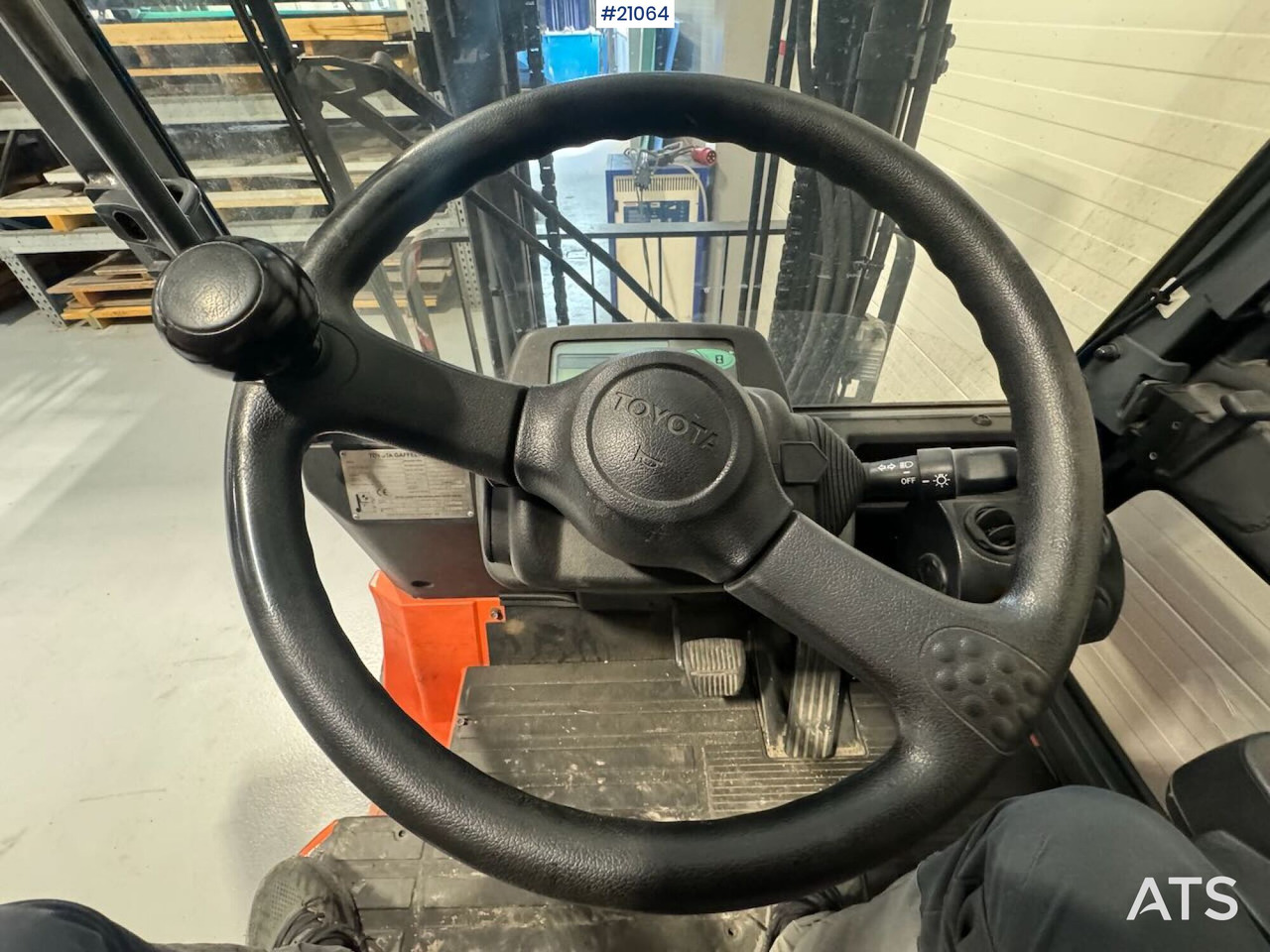 Cho thuê Toyota 7FBMF30 Motvektstruck Toyota 7FBMF30 Motvektstruck: hình 11 Cho thuê Toyota 7FBMF30 Motvektstruck Toyota 7FBMF30 Motvektstruck: hình 11