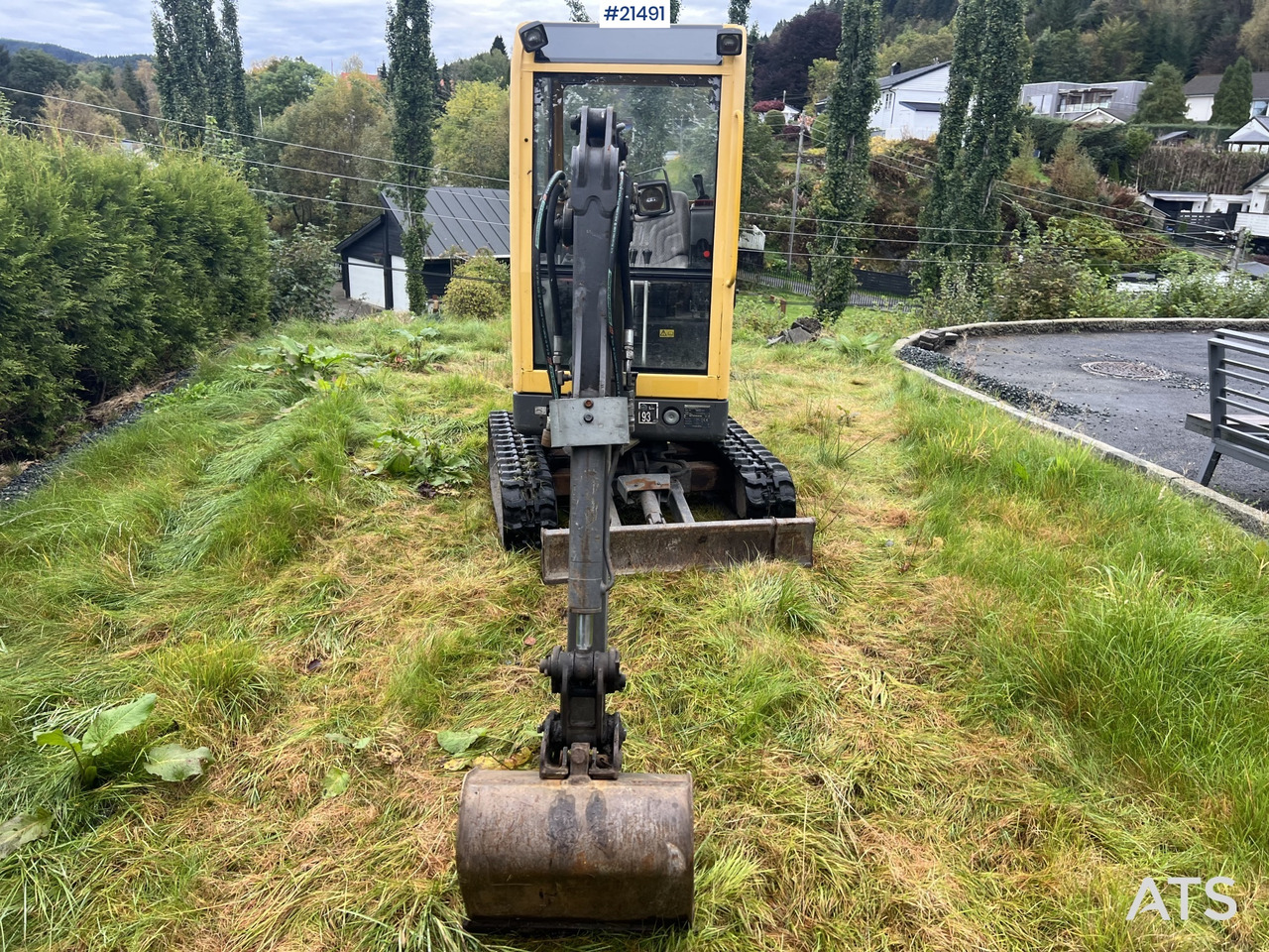 Volvo EC15B - Máy xúc mini: hình 3 Volvo EC15B - Máy xúc mini: hình 3
